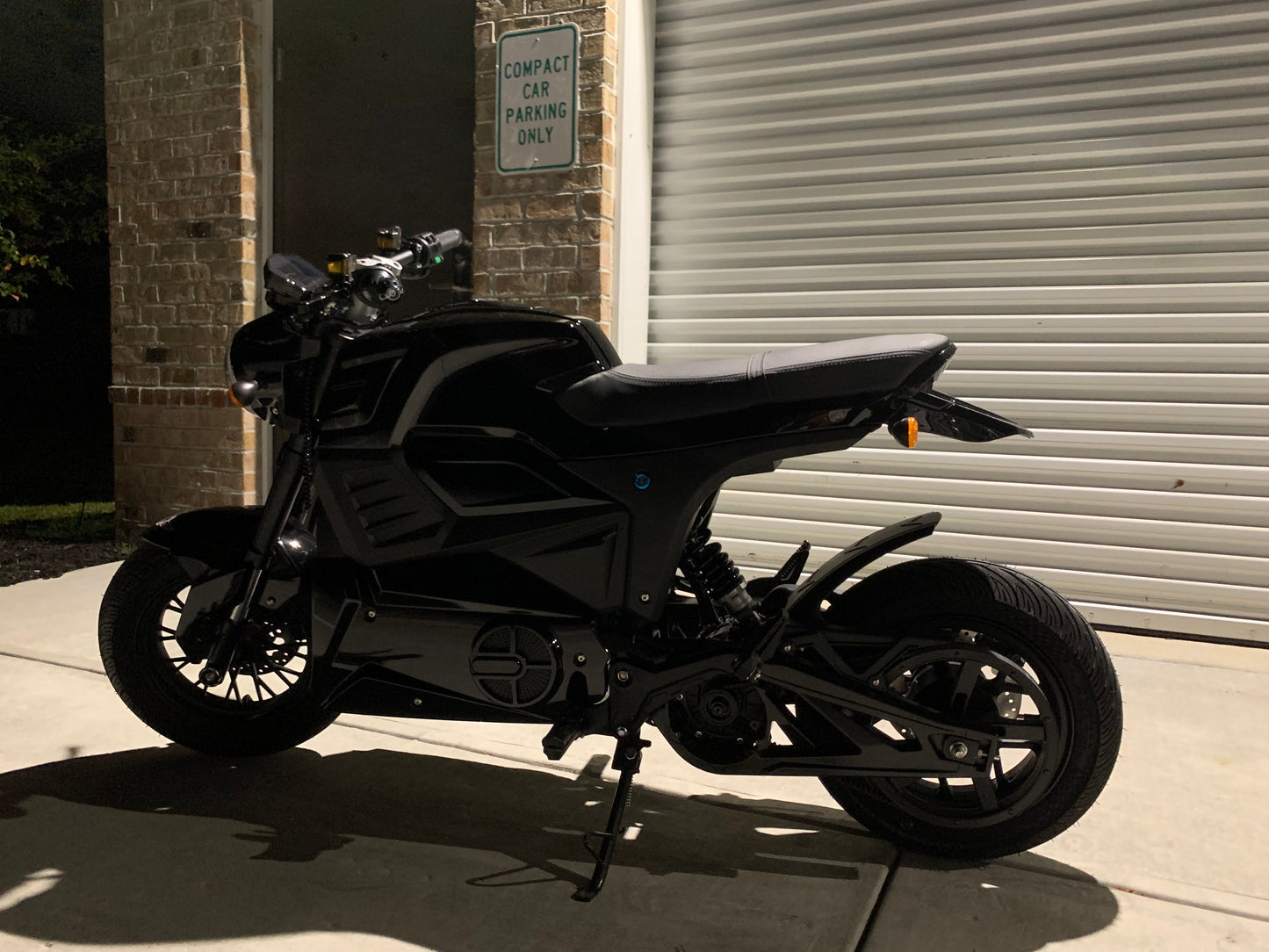 MEGAVOLT (Superfly) Electro-Cycle, Model: EV-M6SS 4000w Lithium, Mid Motor Mount, Electric Motorcycle Scooter