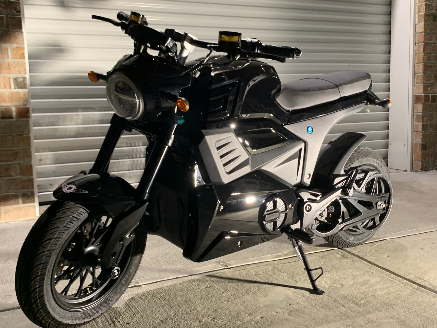 MEGAVOLT (Superfly) Electro-Cycle, Model: EV-M6SS 4000w Lithium, Mid Motor Mount, Electric Motorcycle Scooter